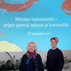 Työpajan ohjasivat LuovaNosteen Tarja Kyllönen ja Paula Myöhänen, jotka hymyilevät kuvassa.